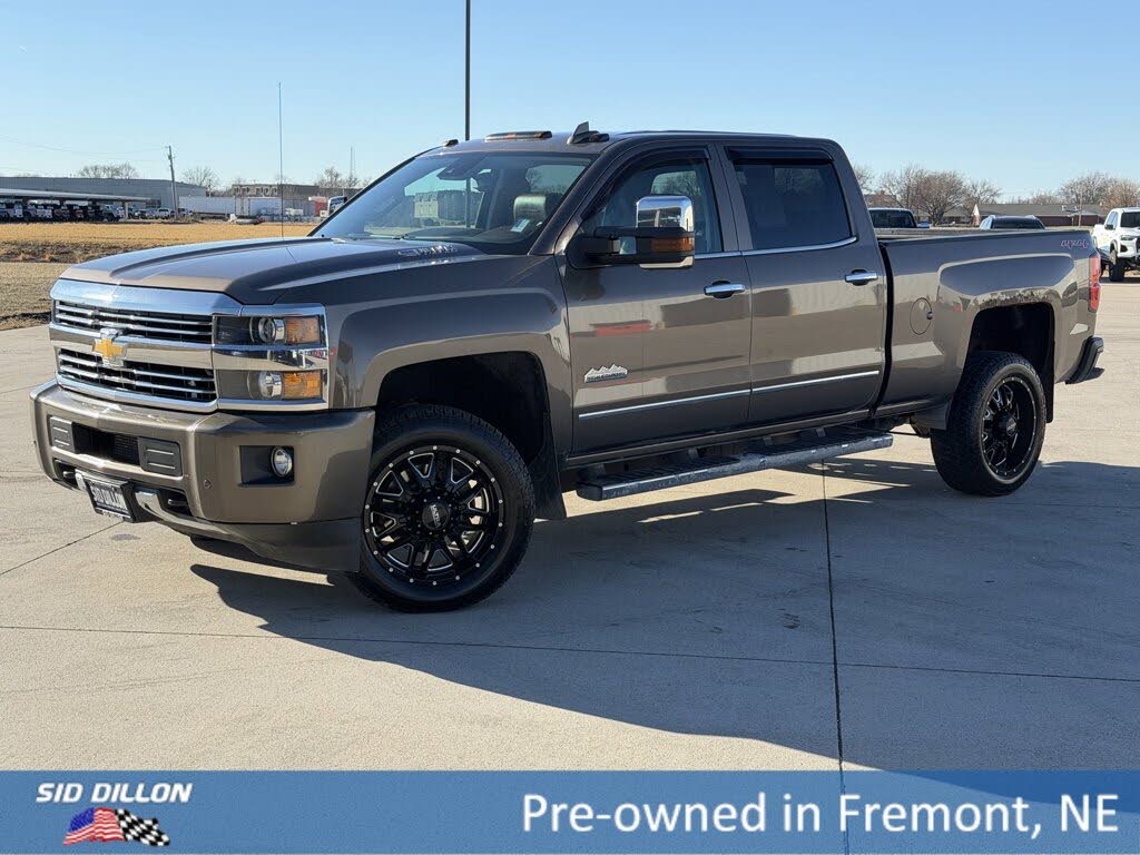 2015 Chevrolet Silverado 2500HD High Country Crew Cab 4WD