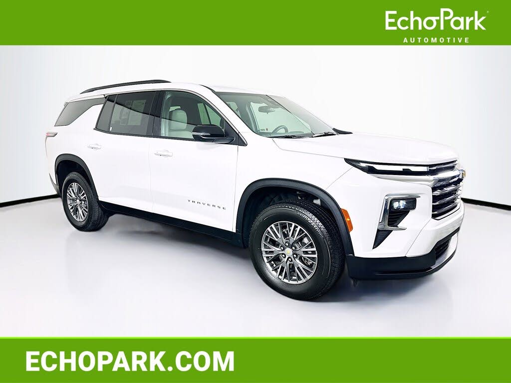 2025 Chevrolet Traverse LT FWD