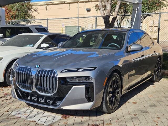 2023 BMW 7 Series 740i RWD