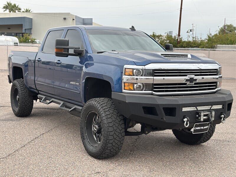 2017 Chevrolet Silverado 2500HD LT Crew Cab 4WD