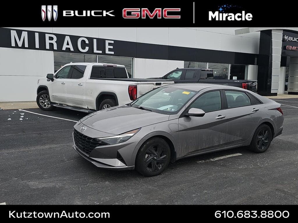 2022 Hyundai Elantra SEL FWD