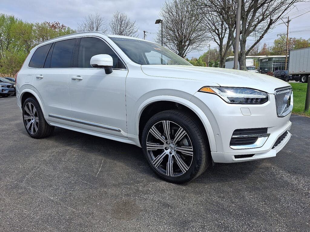 2023 Volvo XC90 B6 Ultimate Bright Theme 7-Passenger AWD