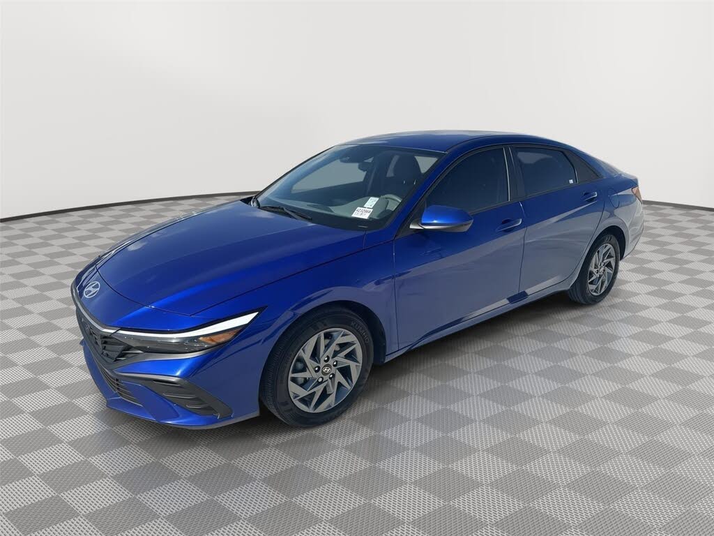 2024 Hyundai Elantra SEL FWD