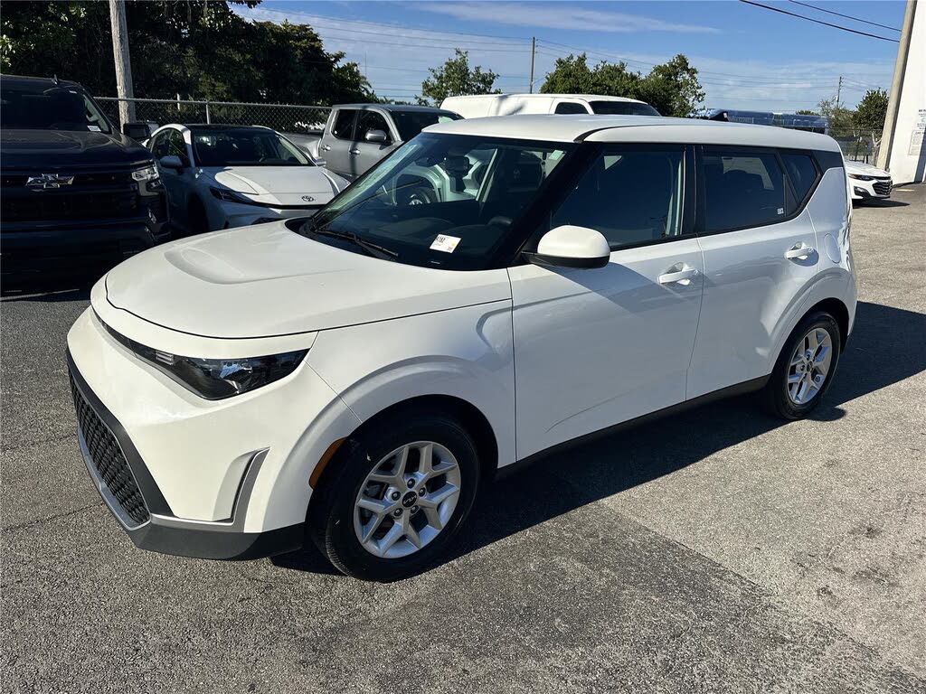 2024 Kia Soul LX FWD