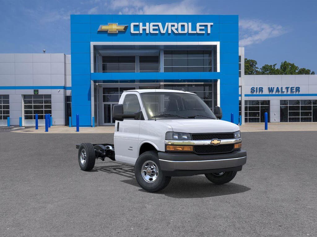 2025 Chevrolet Express Chassis 3500 Cutaway 139