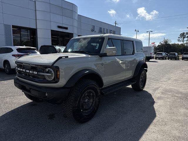 2025 Ford Bronco Outer Banks 4-Door 4WD