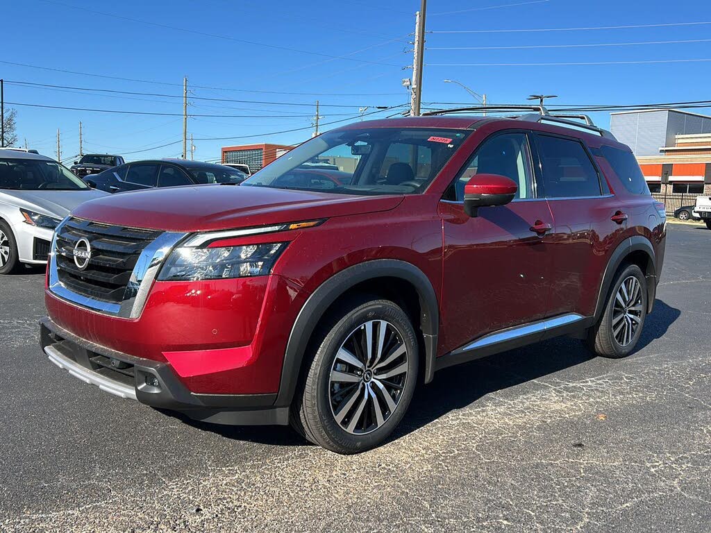 2025 Nissan Pathfinder Platinum FWD