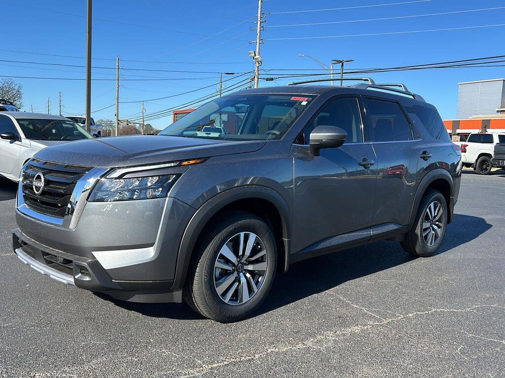 2025 Nissan Pathfinder SL FWD