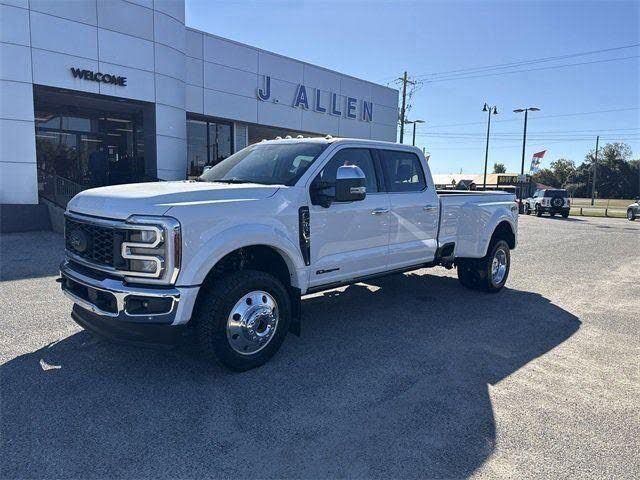 2026 Ford F-450 Super Duty Lariat Crew Cab LB DRW 4WD