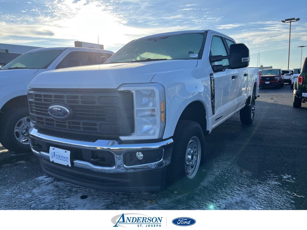 2025 Ford F-350 Super Duty XL Crew Cab 4WD