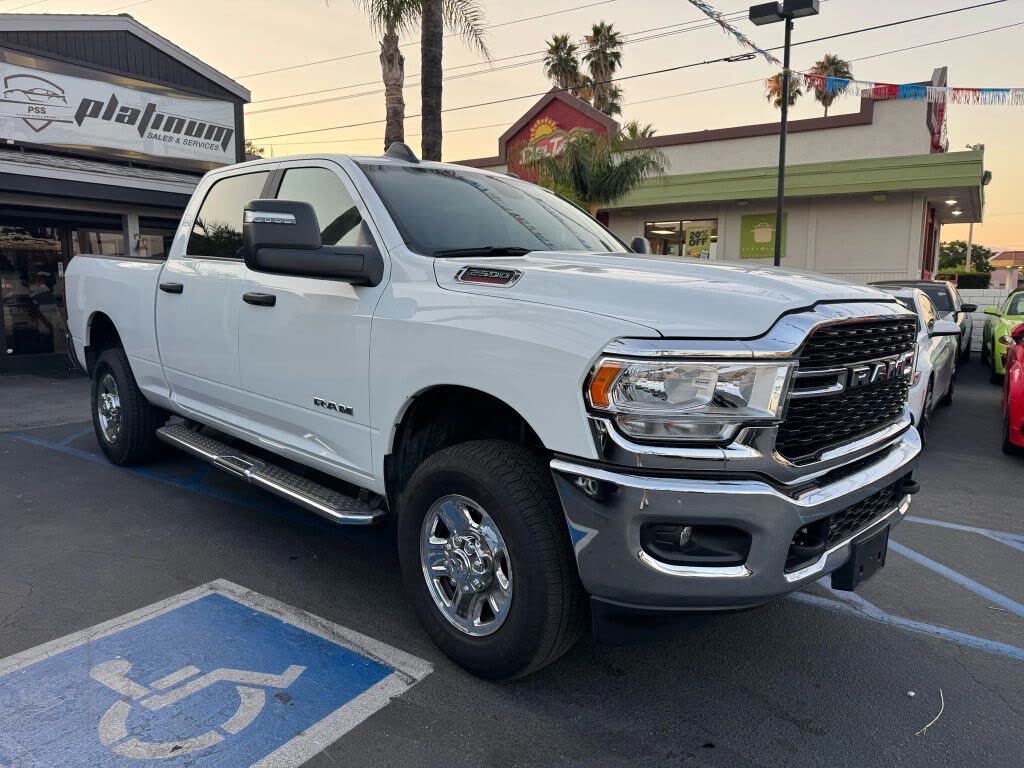2024 RAM 2500 Big Horn Crew Cab 4WD
