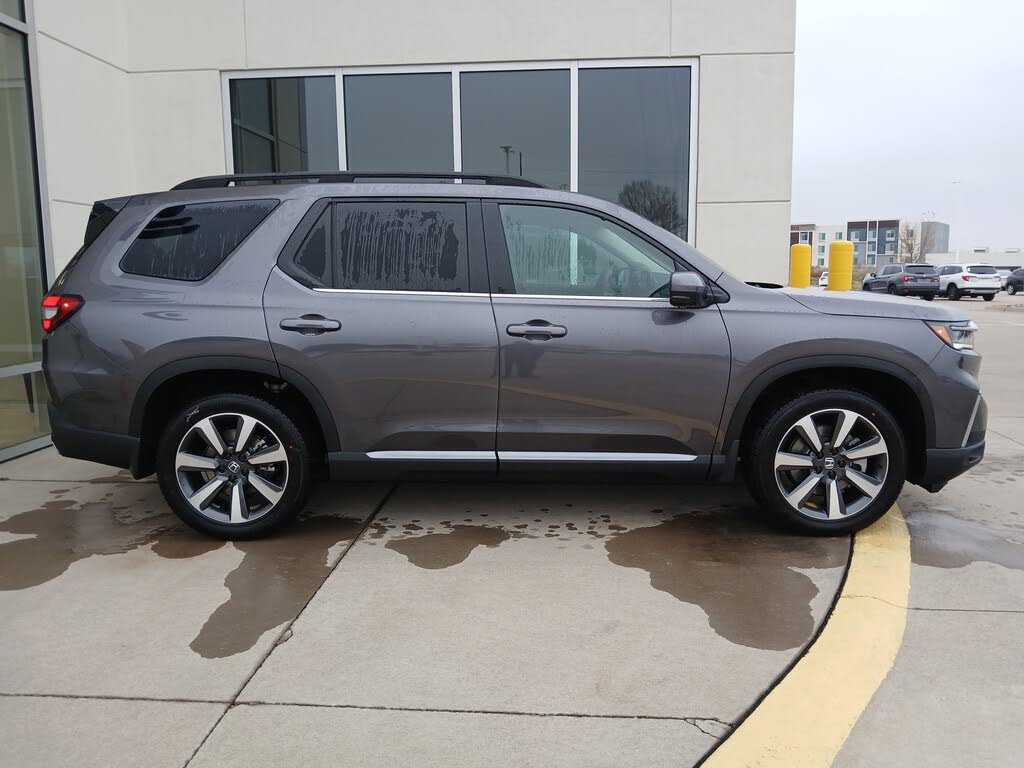 2025 Honda Pilot Touring AWD