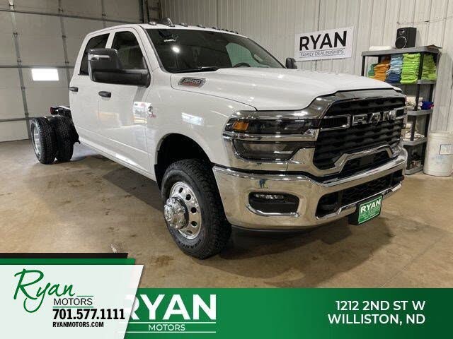 2025 RAM 3500 Chassis Tradesman Crew Cab LB DRW 4WD