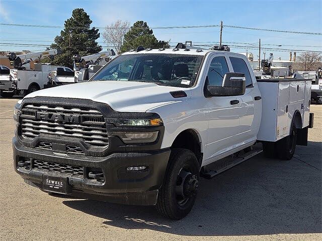 2026 RAM 3500 Chassis Tradesman Crew Cab LB DRW 4WD