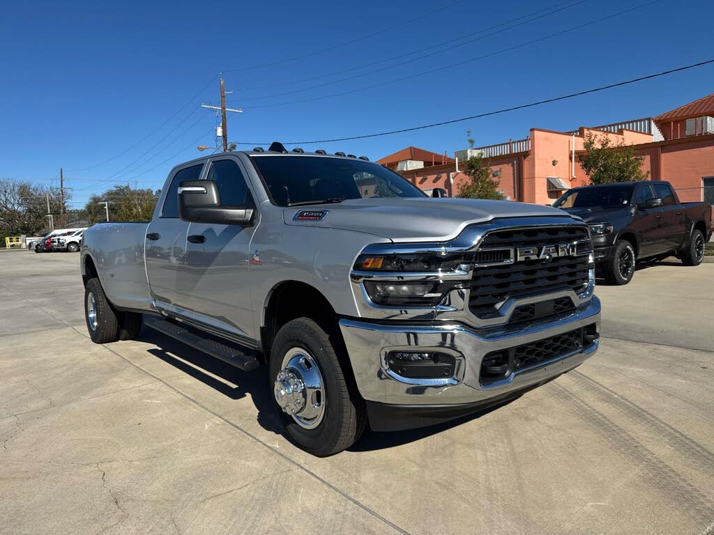 2026 RAM 3500 Tradesman Crew Cab LB DRW 4WD