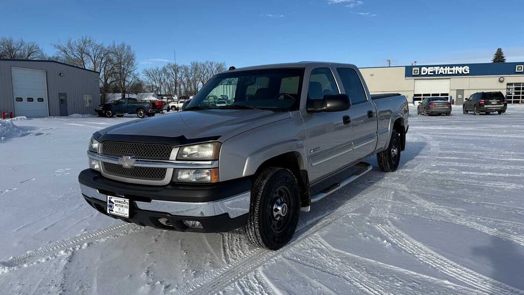 2004 Chevrolet Silverado 2500 LS Crew Cab 4WD