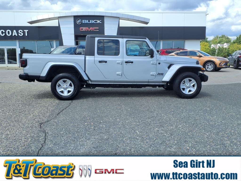 2022 Jeep Gladiator Sport S Crew Cab 4WD