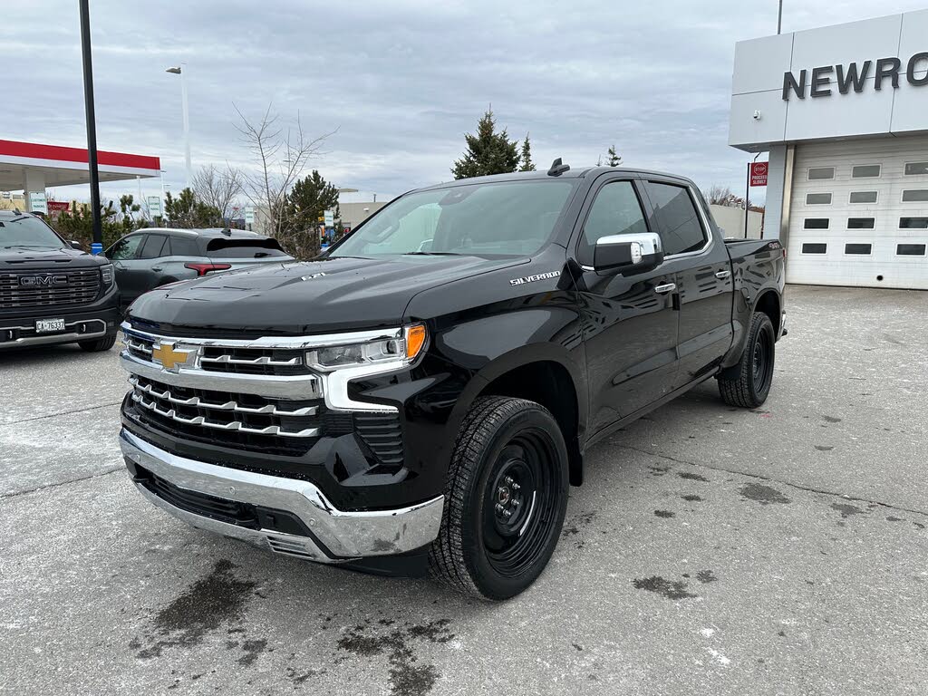 2025 Chevrolet Silverado 1500 LTZ Crew Cab 4WD