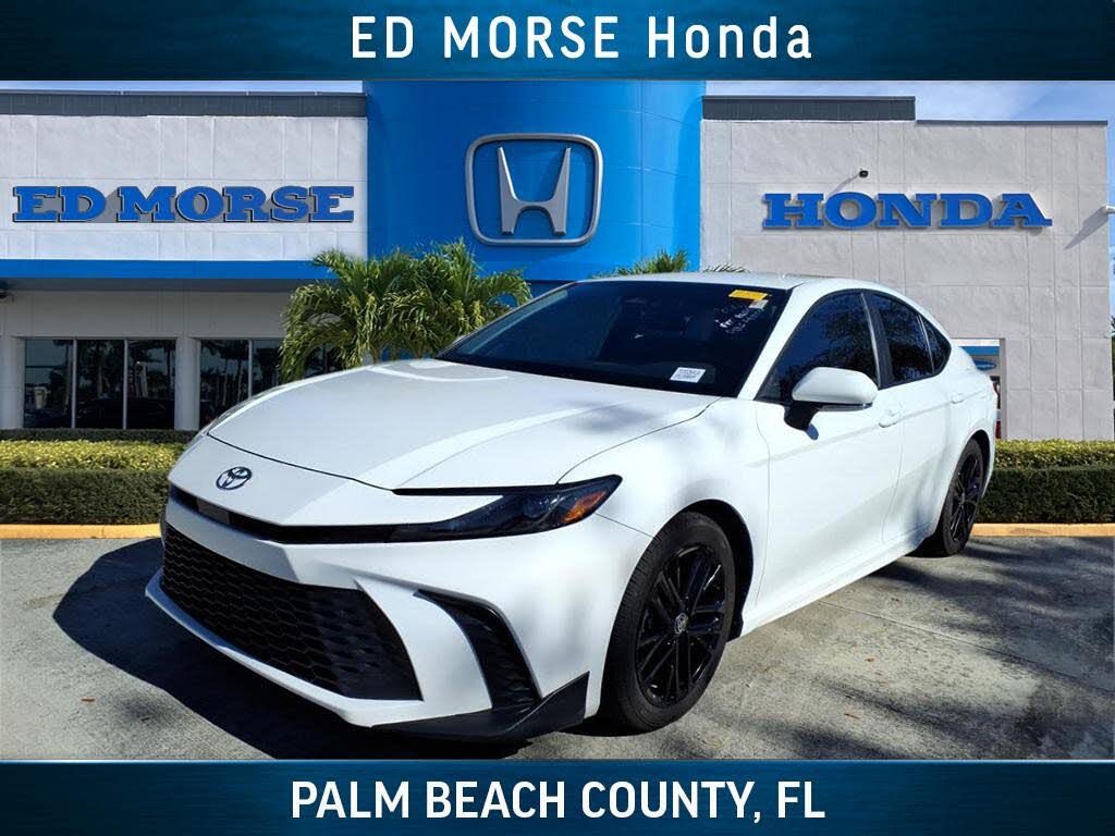 2025 Toyota Camry SE FWD