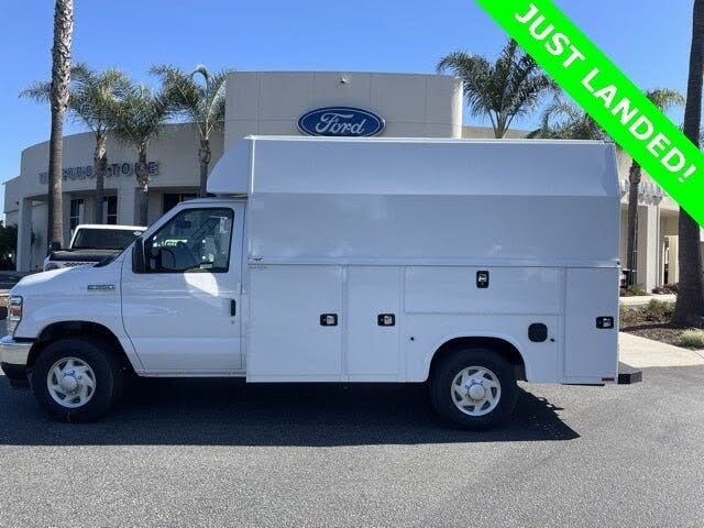 2025 Ford E-Series Chassis E-350 SD Cutaway SB DRW RWD