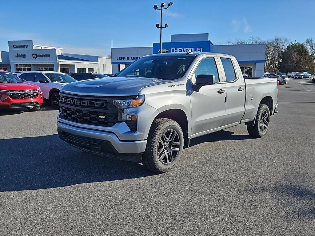 2026 Chevrolet Silverado 1500 Custom Double Cab 4WD