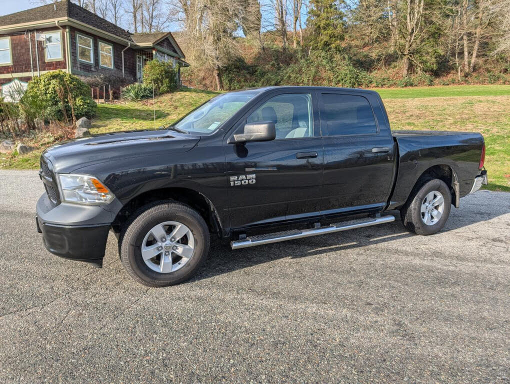 2015 RAM 1500 ST Crew Cab 4WD