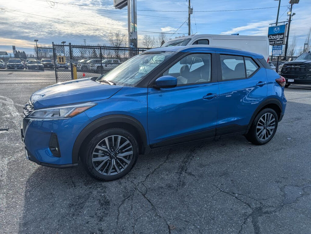 Nissan Kicks SV FWD 2025