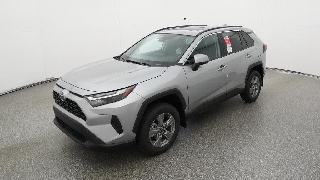 2025 Toyota RAV4 XLE FWD