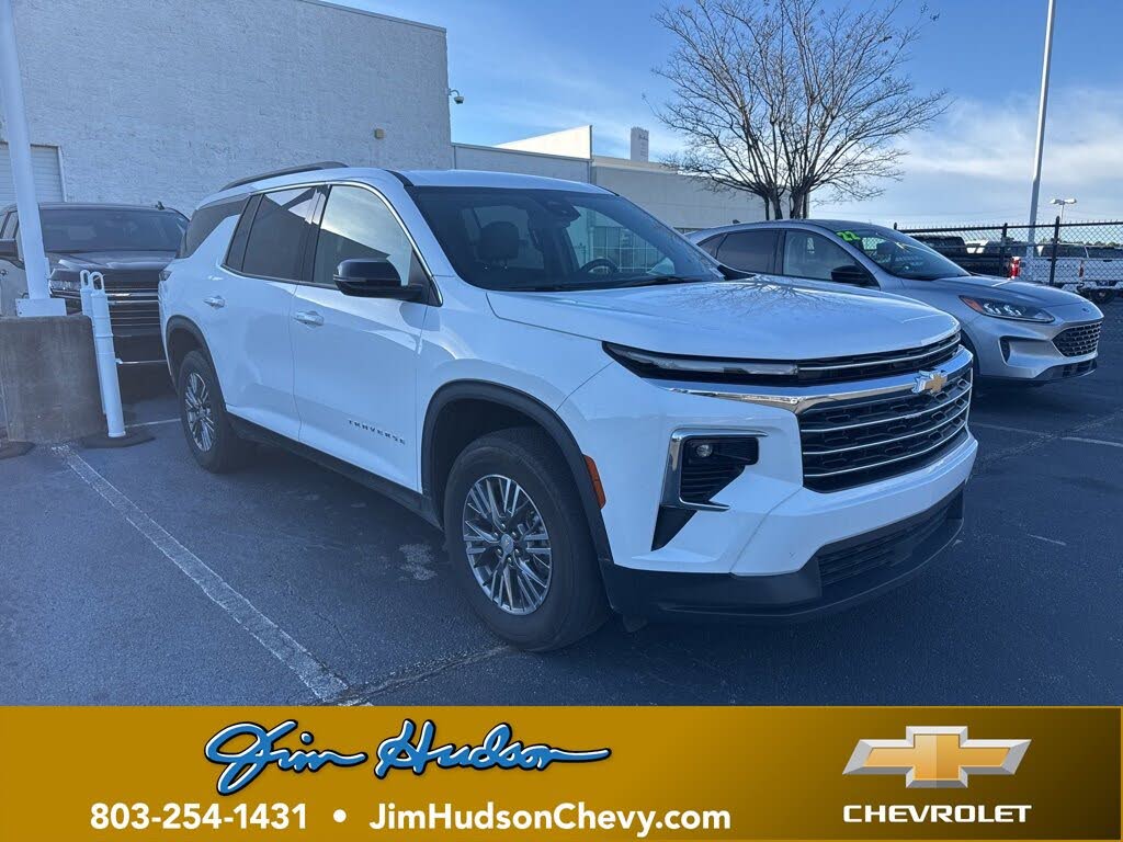 2025 Chevrolet Traverse LT FWD