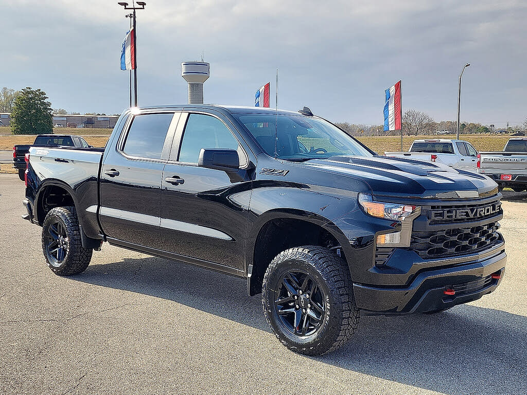 2026 Chevrolet Silverado 1500 Custom Trail Boss Crew Cab 4WD