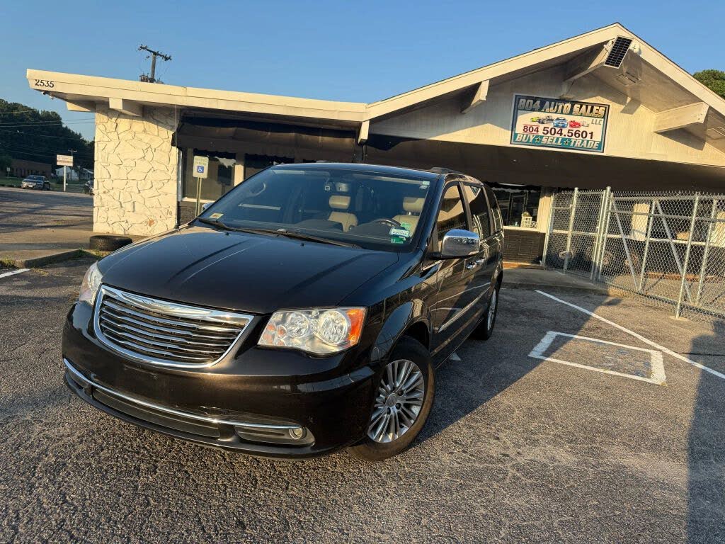 2015 Chrysler Town & Country Touring-L FWD