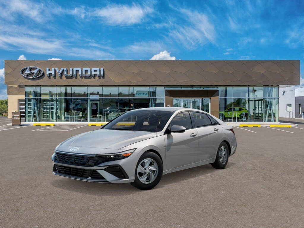 2026 Hyundai Elantra SE FWD