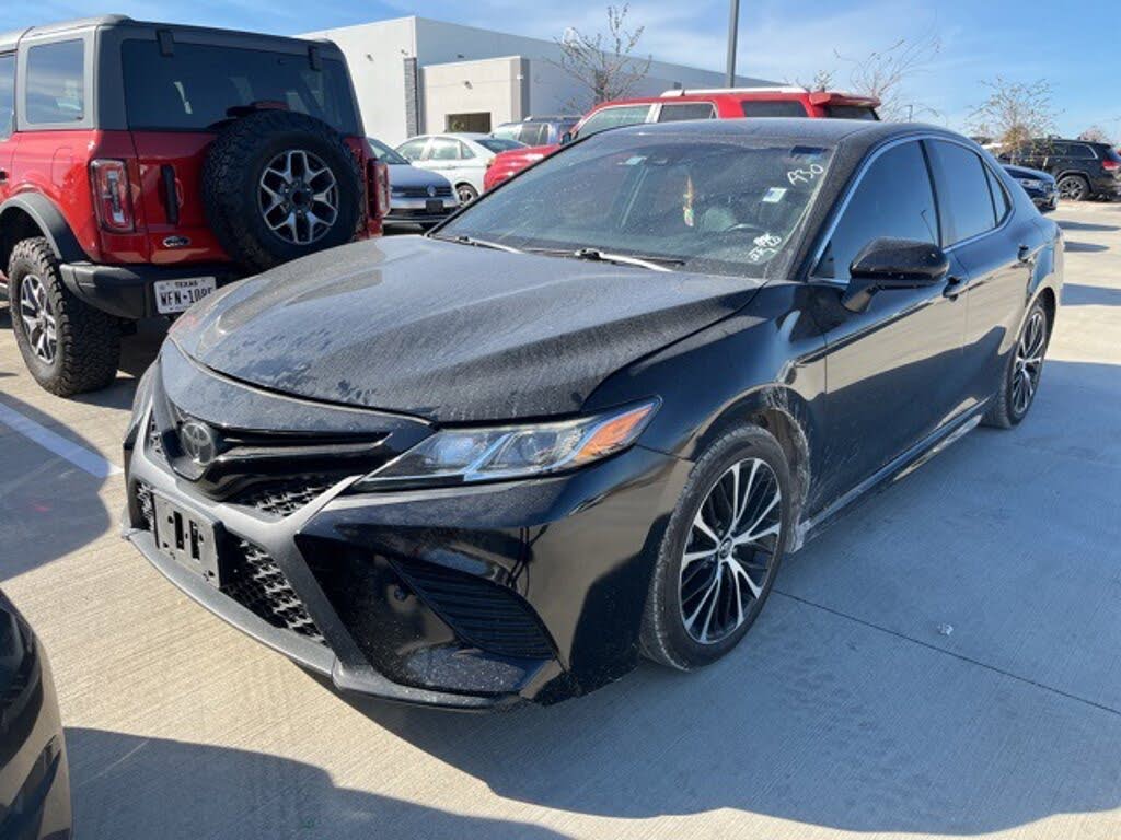 2020 Toyota Camry SE FWD