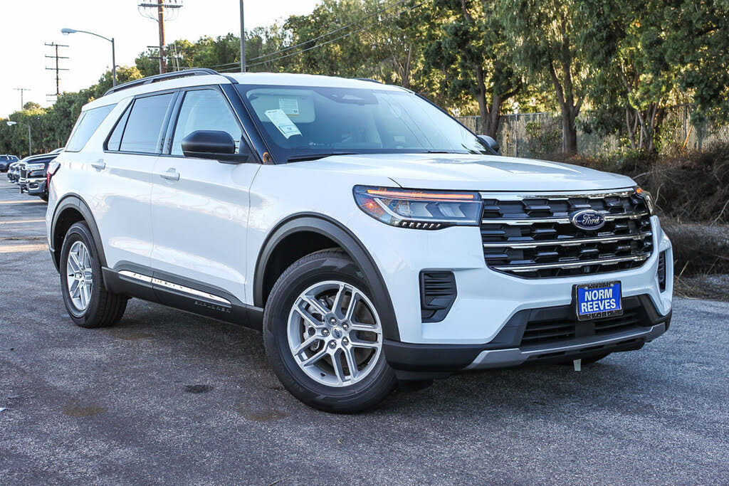 2025 Ford Explorer Active RWD
