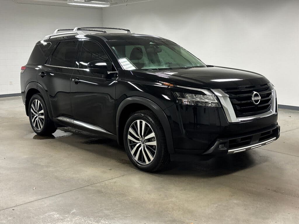 2022 Nissan Pathfinder Platinum FWD