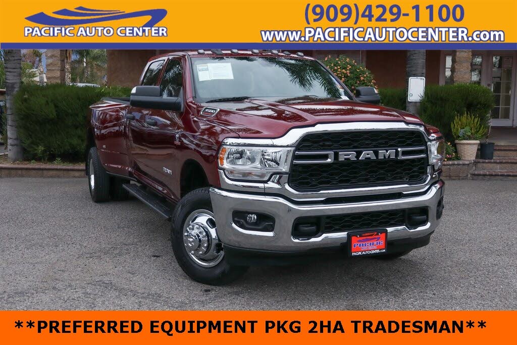 2022 RAM 3500 Tradesman Crew Cab LB DRW 4WD