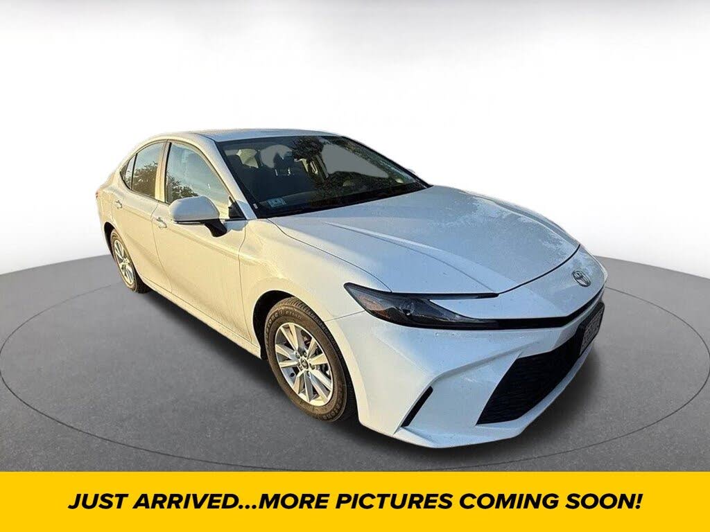 2025 Toyota Camry LE FWD