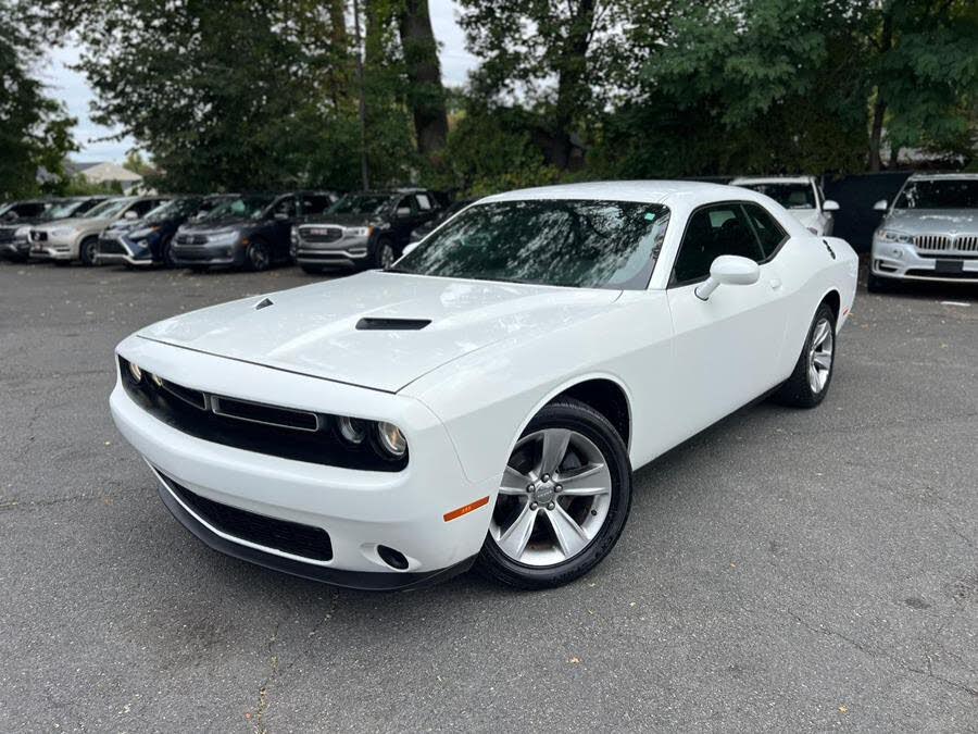 2015 Dodge Challenger SXT RWD