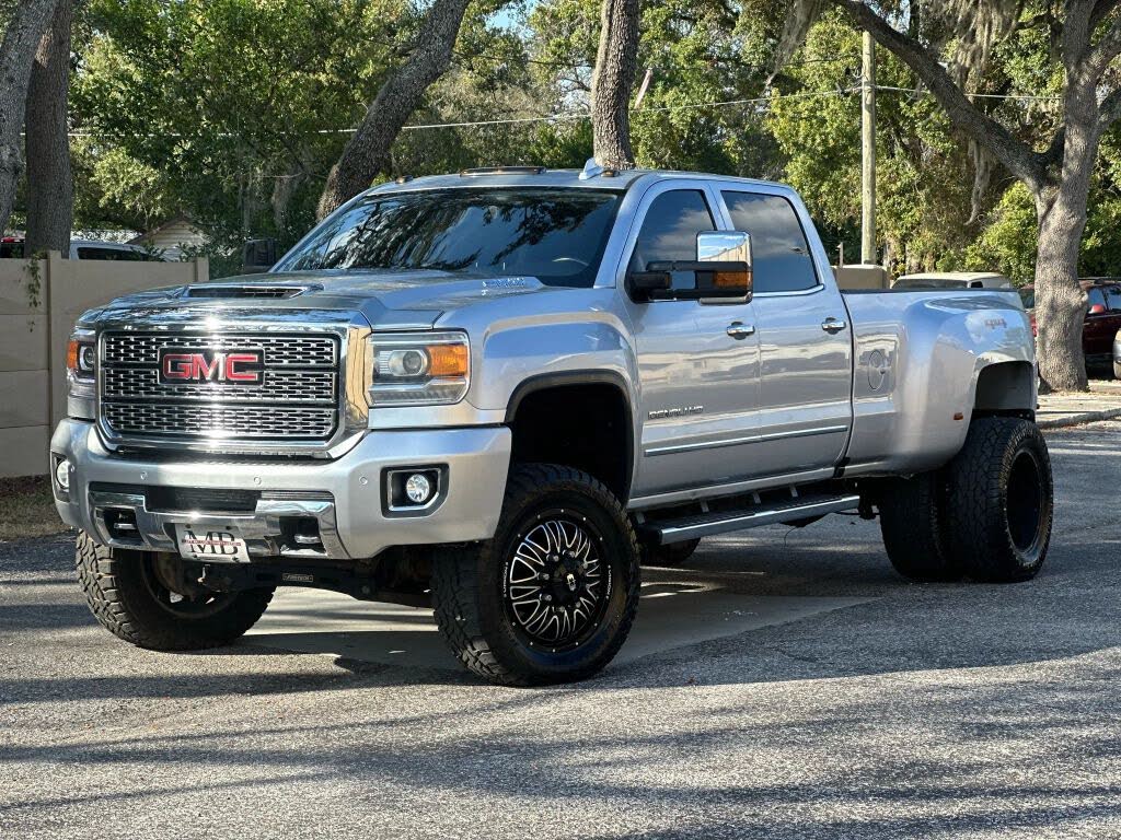 2018 GMC Sierra 3500HD Denali Crew Cab LB DRW 4WD