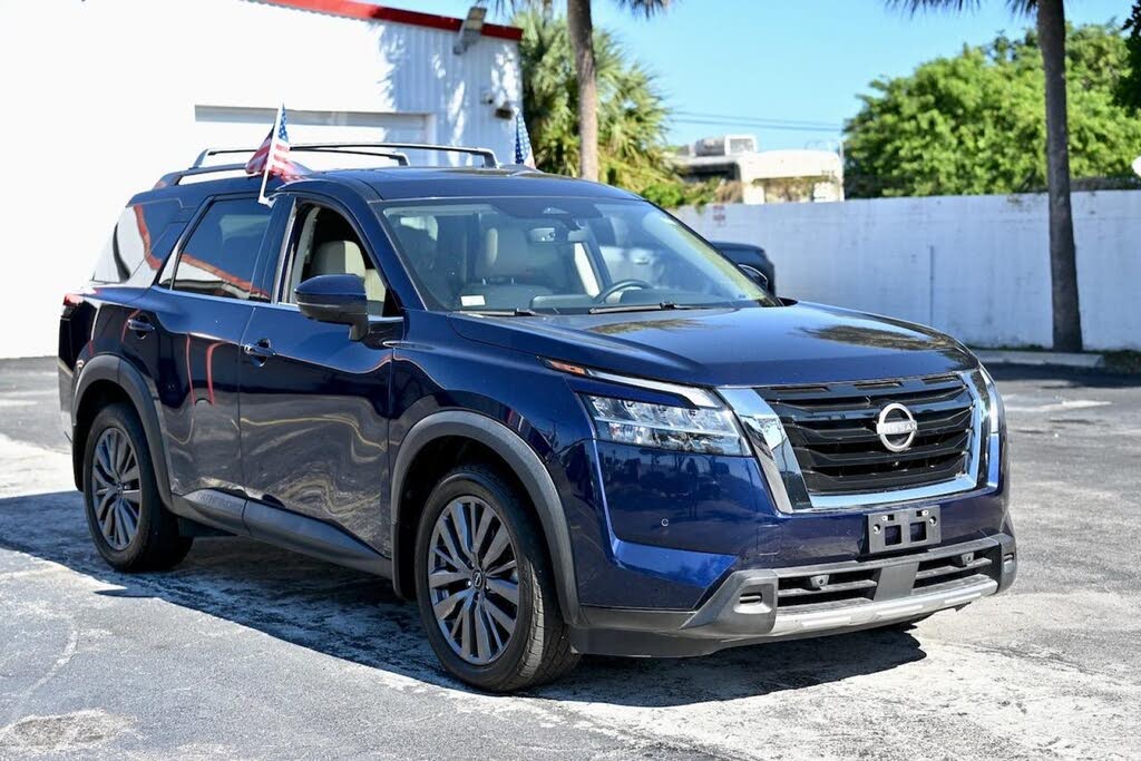 2023 Nissan Pathfinder SL FWD