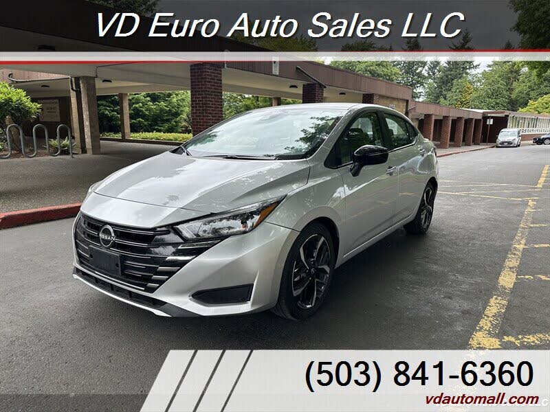 2024 Nissan Versa SR FWD