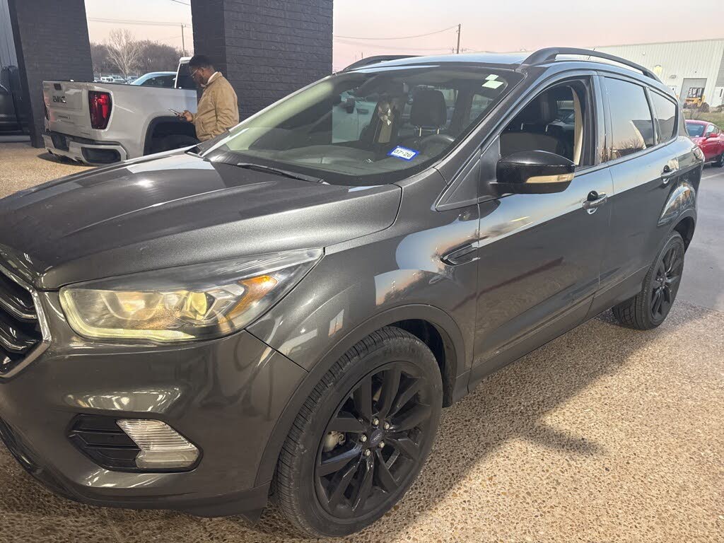 2017 Ford Escape Titanium FWD