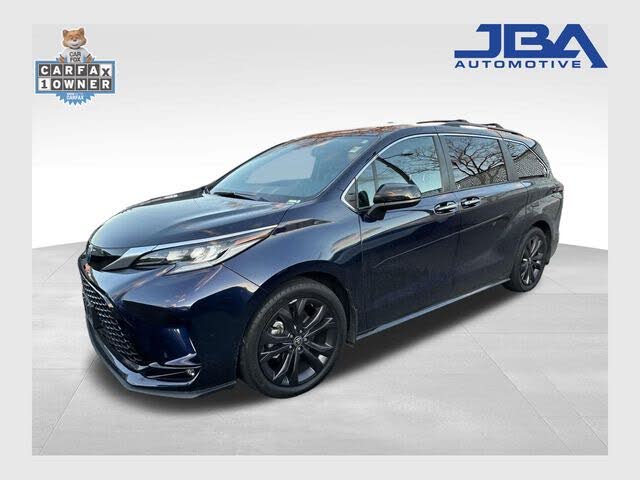 2022 Toyota Sienna XSE 7-Passenger FWD