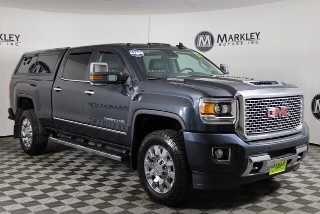 2017 GMC Sierra 2500HD Denali Crew Cab SB 4WD