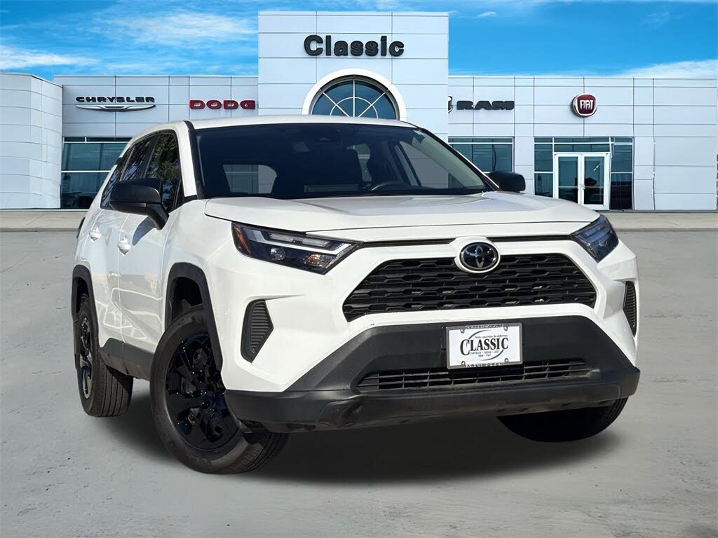 2024 Toyota RAV4 LE FWD