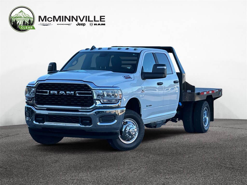 2024 RAM 3500 Chassis SLT Crew Cab LB DRW 4WD