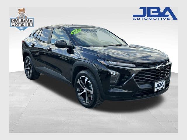 2025 Chevrolet Trax RS with 1RS FWD