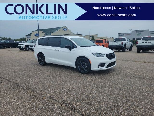 2026 Chrysler Pacifica Select FWD