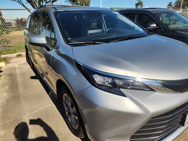 2024 Toyota Sienna XLE 7-Passenger AWD