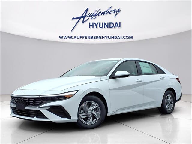 2025 Hyundai Elantra SE FWD